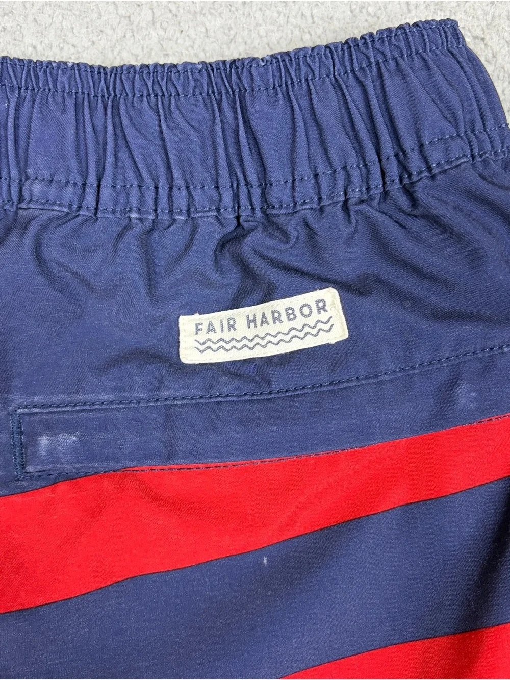 Fair Harbor Swim Trunks Men’s S Navy with Red Stripes Drawstring Lined Beach